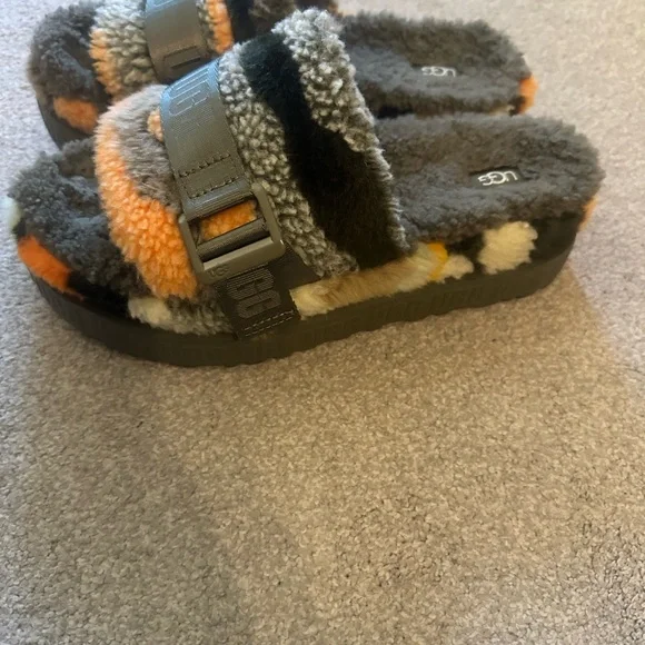 UGG Fluffita Cali Collage Slipper Olive Green 1118750-OLV SZ 9 NWB - Picture 3 of 5